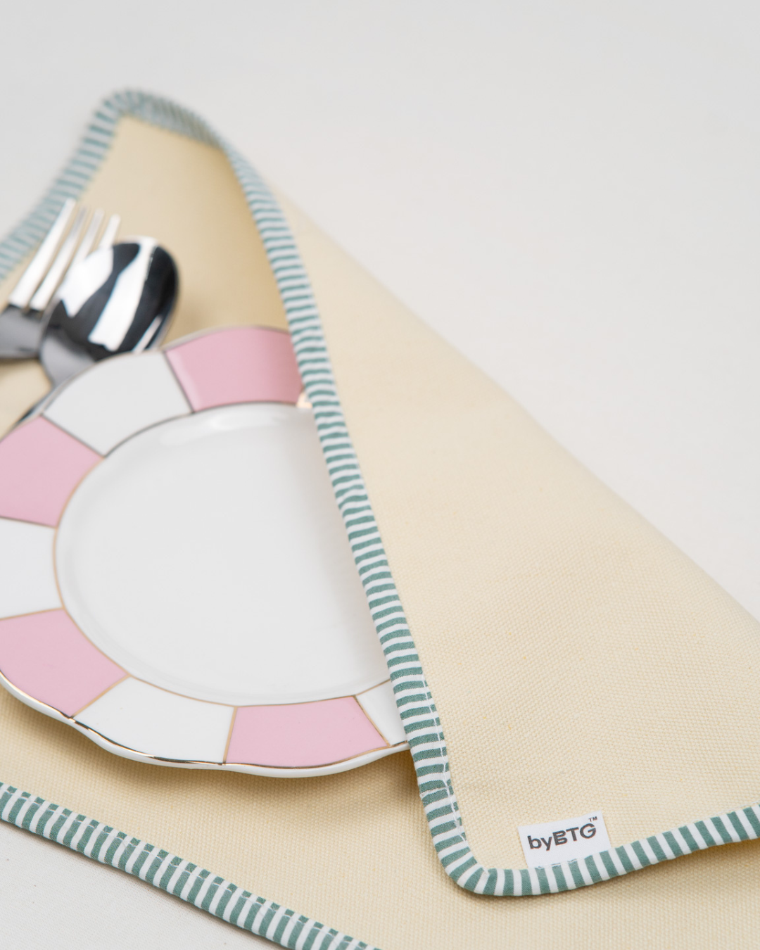 Pop Edge Collection: Yogurt (Placemat)