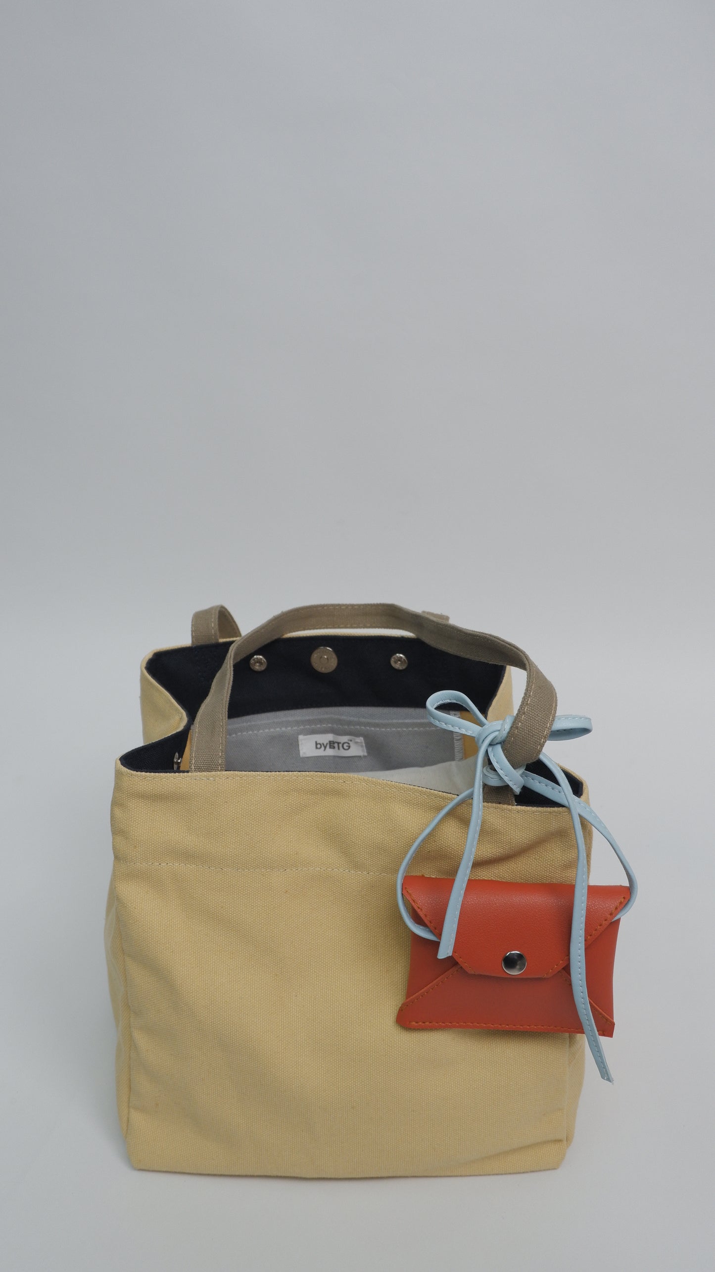 Onigiri Bag - Eggnog and Sand