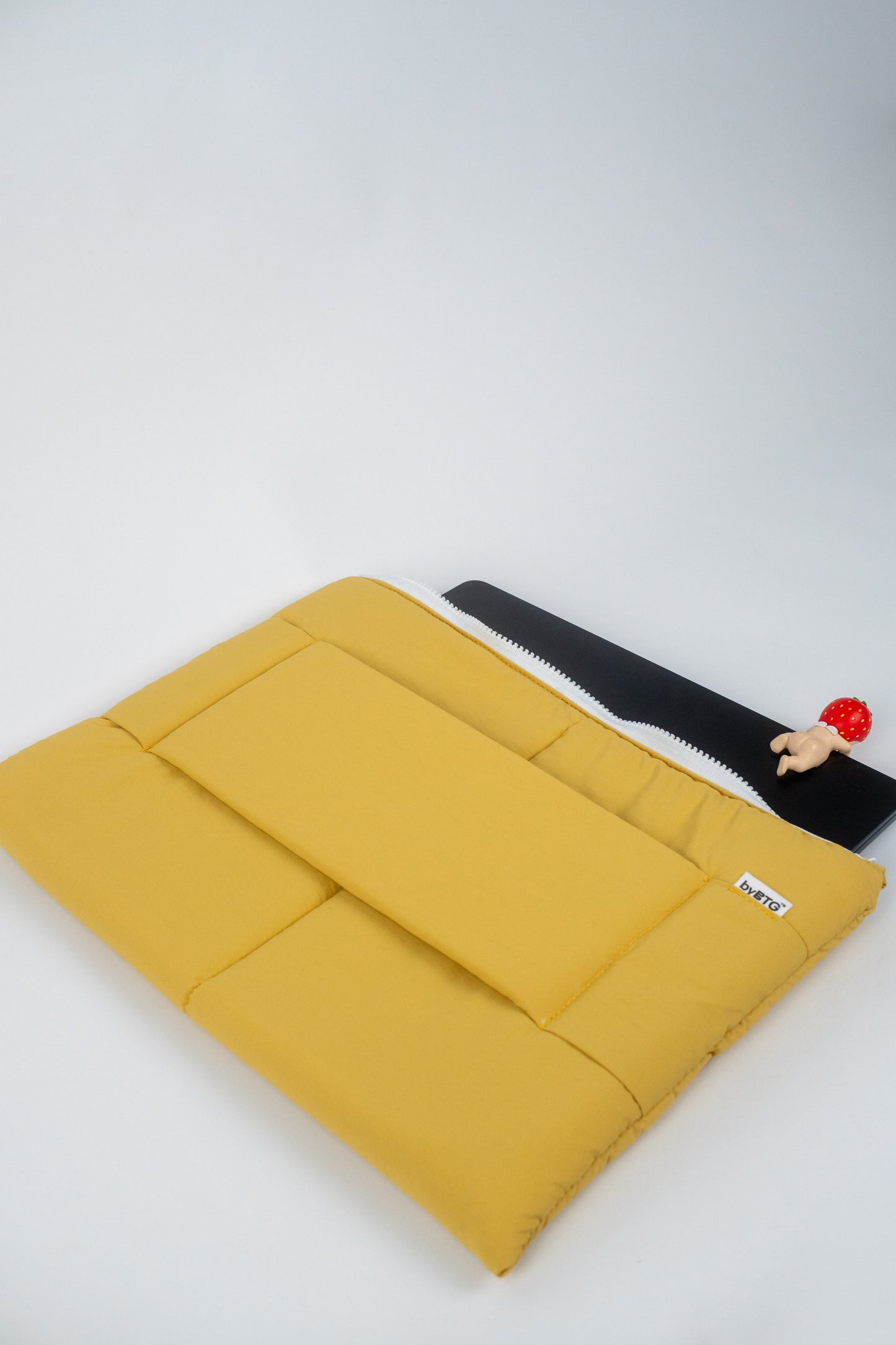 Mallow Laptop Sleeve (Nylon)